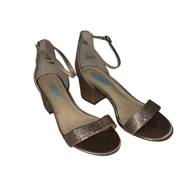Betsey Johnson Miri Evening Sandals Block Heel Gold Glitter Wedding Event sz 10 - Picture 1 of 9